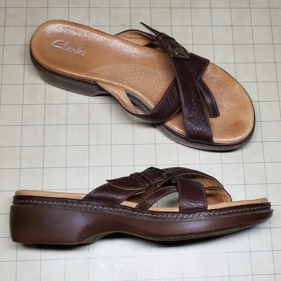 clarks desert boot low